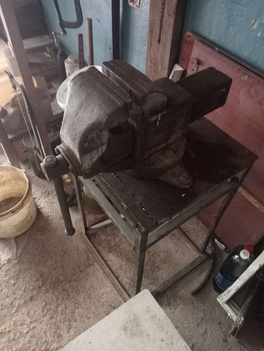 Продам тиски советские