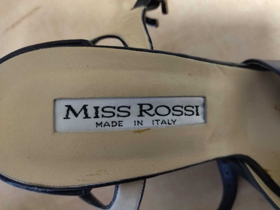 Босоножки модельные