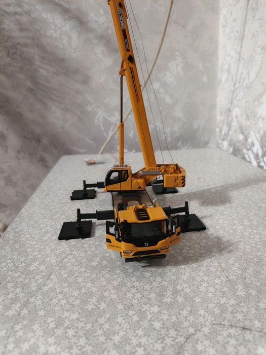 Xcmg avtokran maket sotiladi