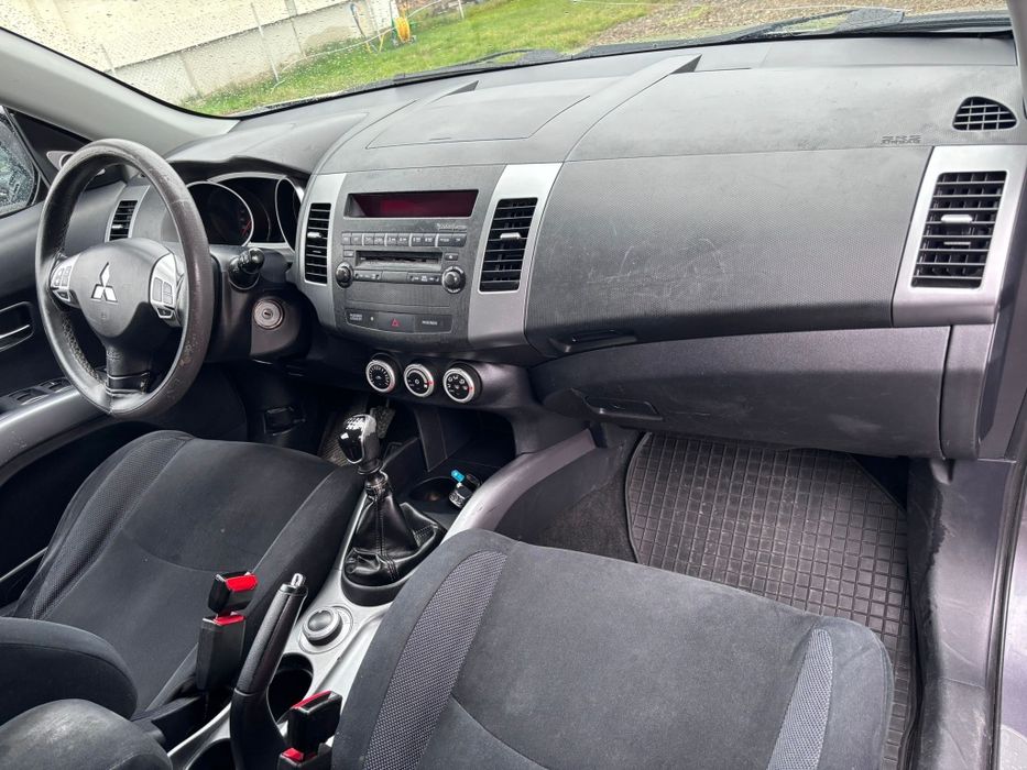 Mitsunishi  Outlander ll , 2.2 diesel, 7 locuri, Negociabil