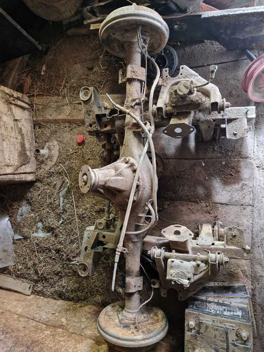 Vând diferite piese de Daihatsu Feroza