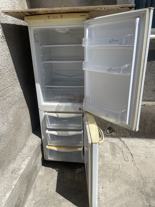 Холодильник samsung