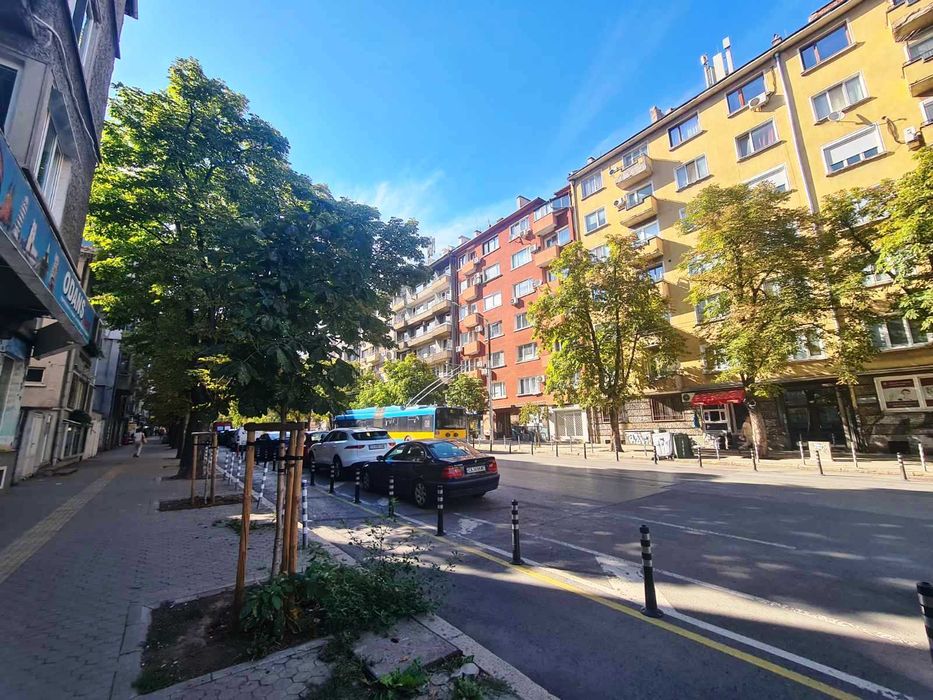 Дава се под наем Тристаен апартамент в София, Център - 100 кв.м за 1485 € - Снимка #11