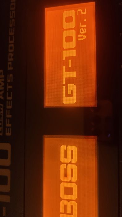 Efect chitara / Procesor BOSS GT 100 v2
