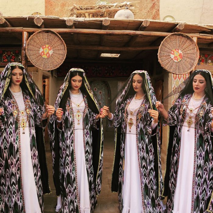 Raqs ansambli. Танцевальный ансамбль. Шоу балет