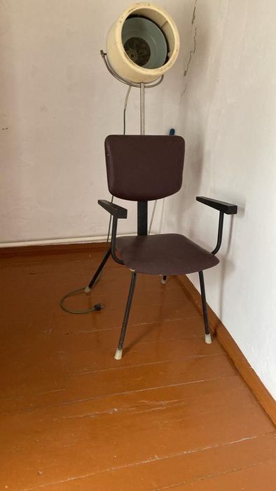 Сушуар рабочий,кресло для парихмахера