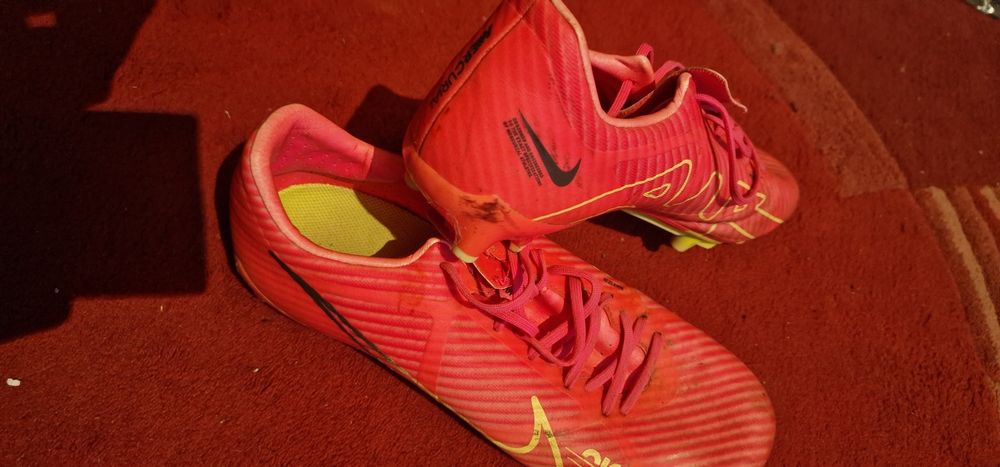 Бутонки Nike!!!!