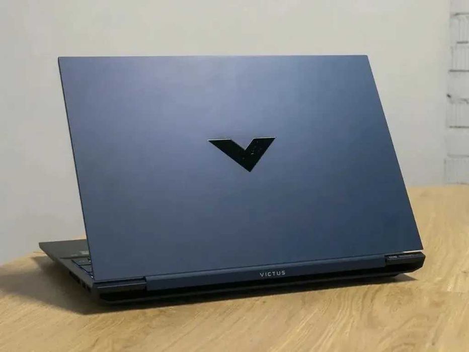 HP Victus i7-13700HX