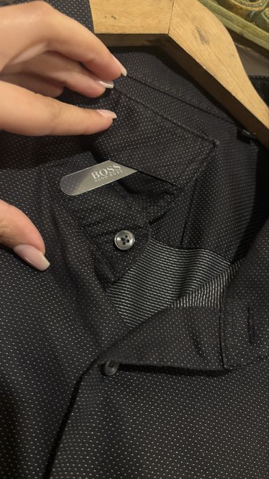 Риза Boss.