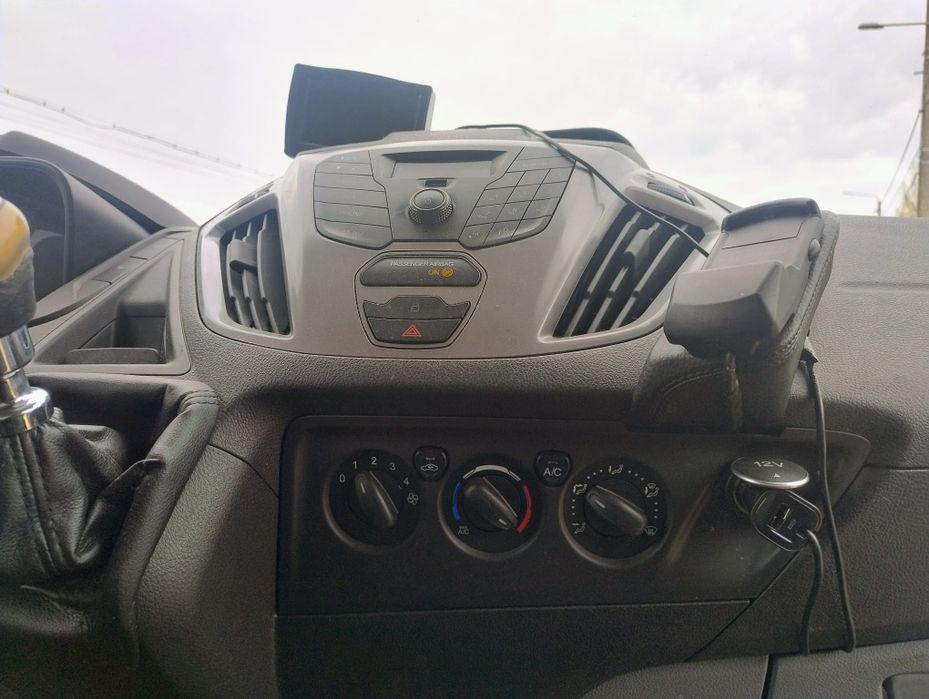 06/2014 Ford Transit Custom - 2.2D 155CP E5 - Clima * Pilot