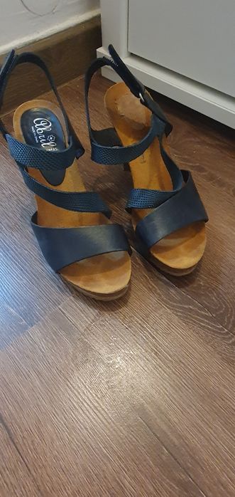 Sandale piele stare foarte buna