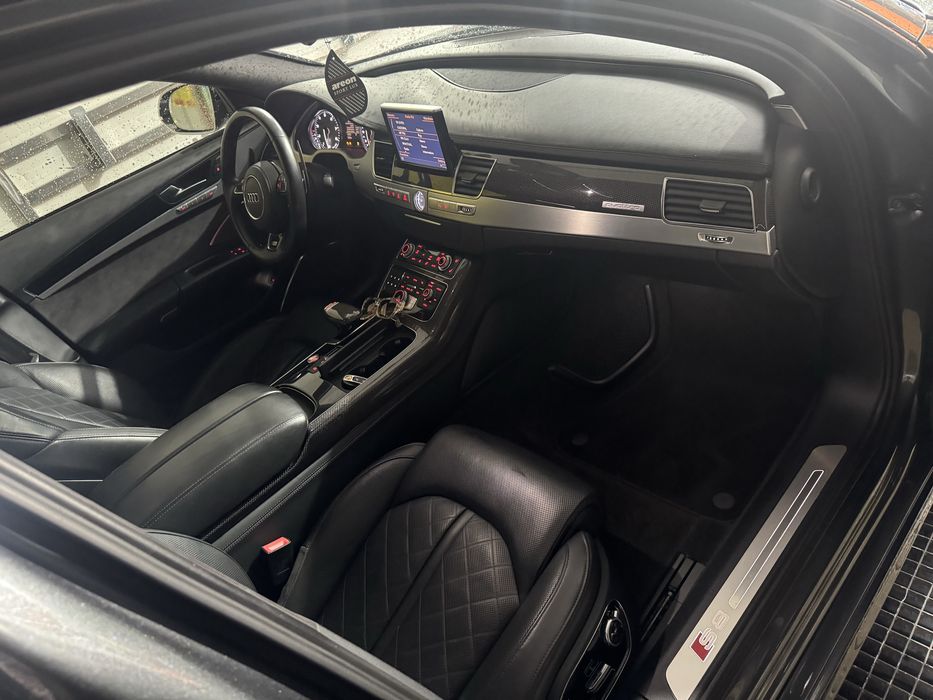 Audi s8 4.0 tfsi pachet ceramic