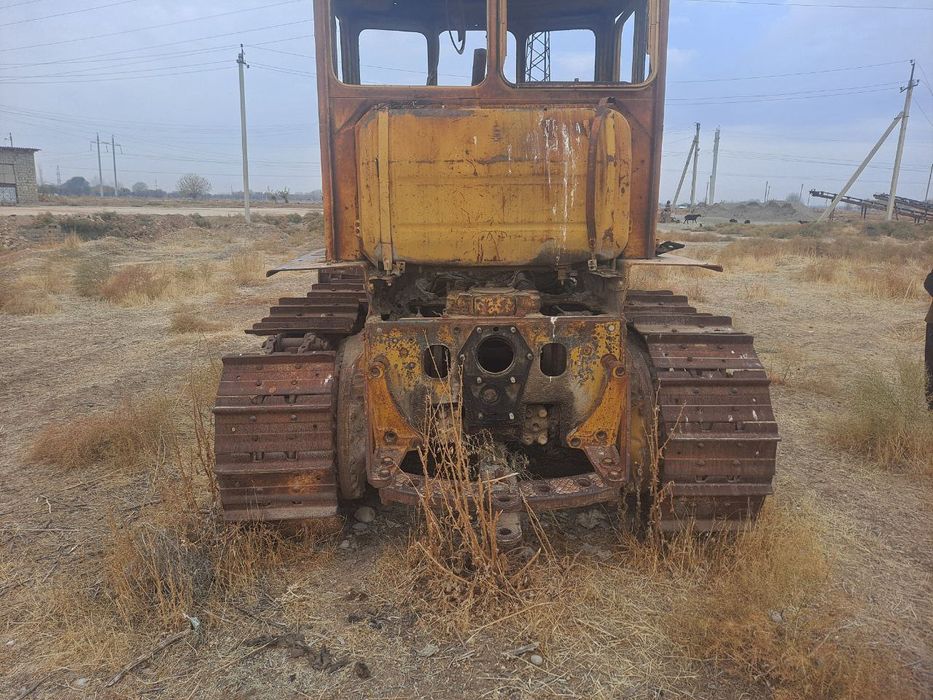 Трактор Дизель эхтиёт кисмлари сотилади.