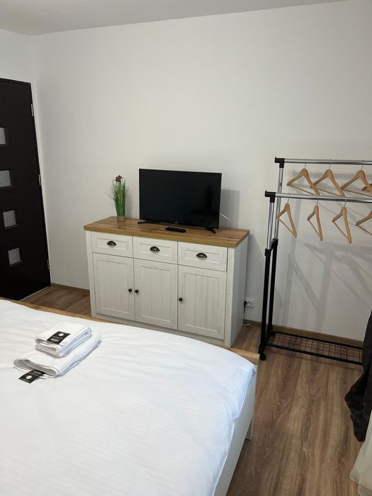 Închiriere apartament Sarari 2 camere decomandate cu centrala proprie