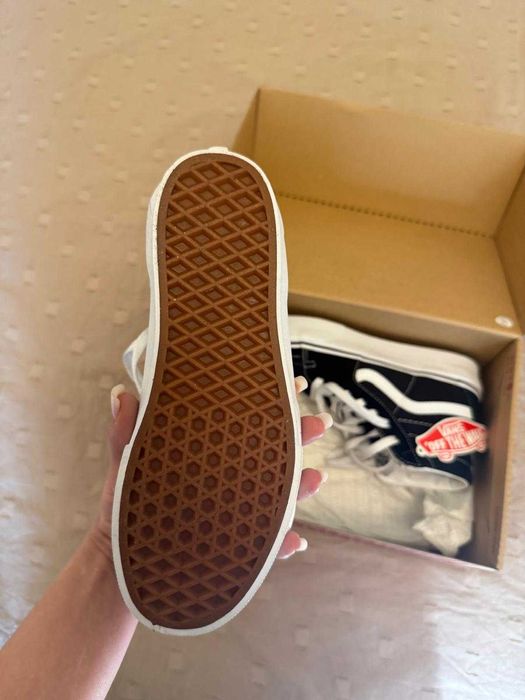 Adidasi vans marimea 36