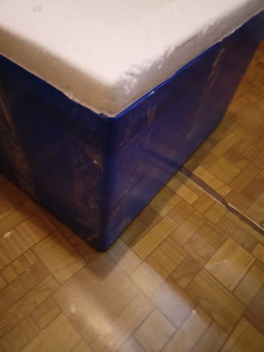Коробка с крышкой из пенопласта