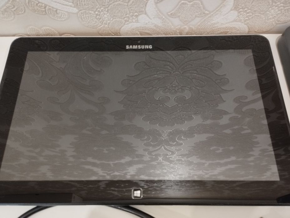 Планшет Samsung с клавиатурой