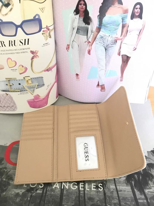 Ново оригинално портмоне Guess-USA