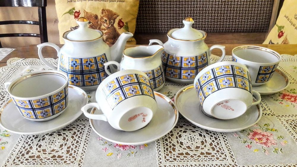 Деревянная росписная посуда в стиле хохлама старинная