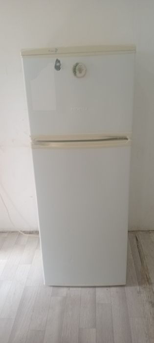 Холодильник сатылады