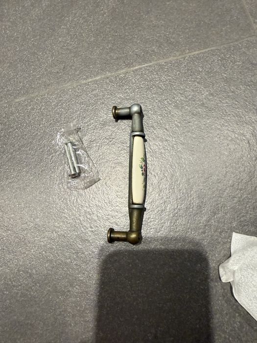 Ручка для шкафа кухонного и других