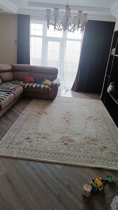 Продам ковер на пол