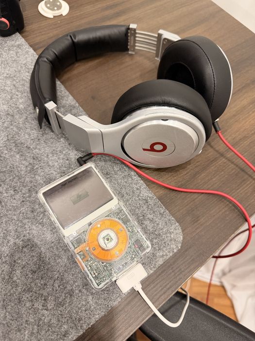 iPod Classic 5.5 30гб, в кастомном корпусе