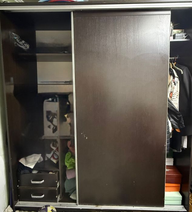 Шкаф и кровать почти даром