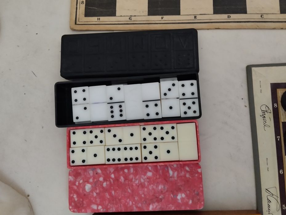 Шахматы продам корболитовые