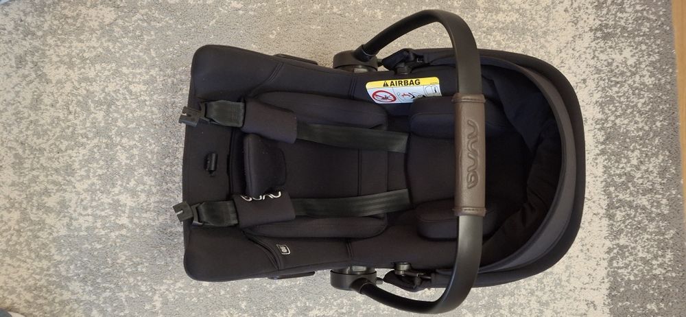 Scoica Nuna PIPA Urbn Caviar, 40–75 cm, cu isofix integrat