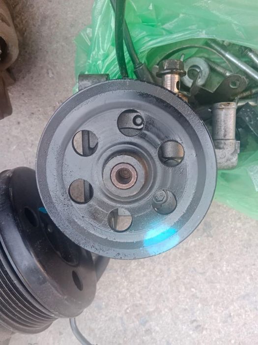 Продам запчасти на мазда 6