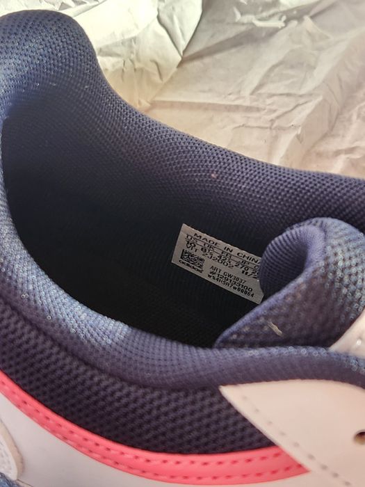 Чисто нови Adidas