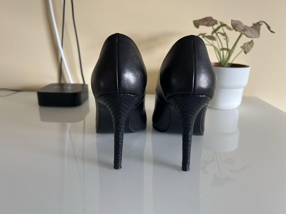 Pantofi cu toc din piele naturala, marimea 37