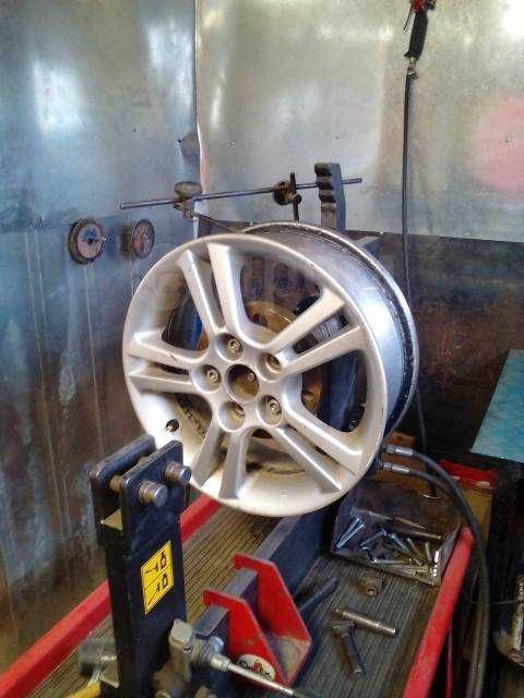 Прокатка диска правка диска  ремонт 8 восьмёрки