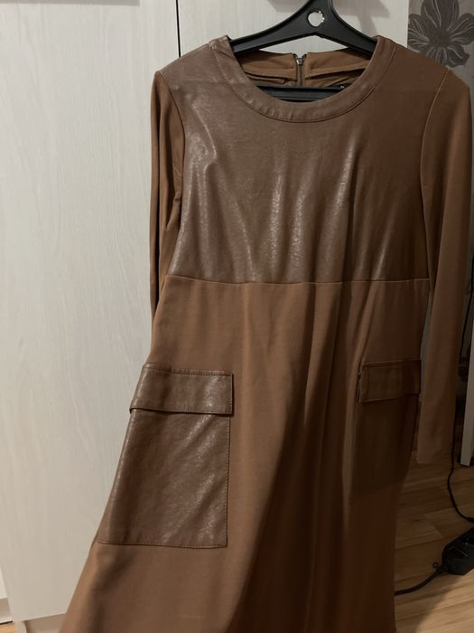 Платье в стиле спорт-шик