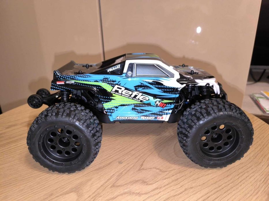 Automodel masinuta cool Associated Monster RTR (Traxxas, HPI, Arrma)