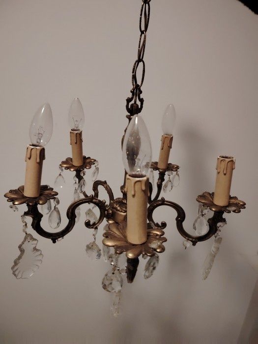 Candelabru antic din bronz in stilul francez Louis si elemente din cristal,piesa cu o lucrătură deosebita dimensiuni