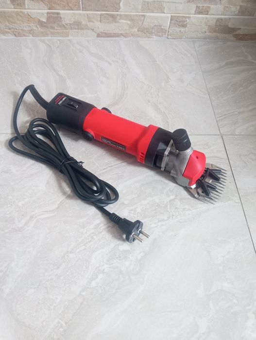 Mașina de tuns oi caini vând sau schimb