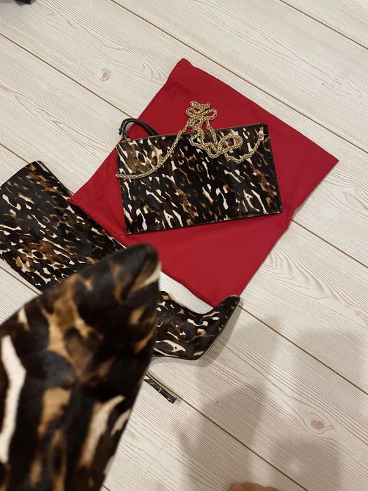 Cizme marimea 37 si clutch - plic cu lant auriu