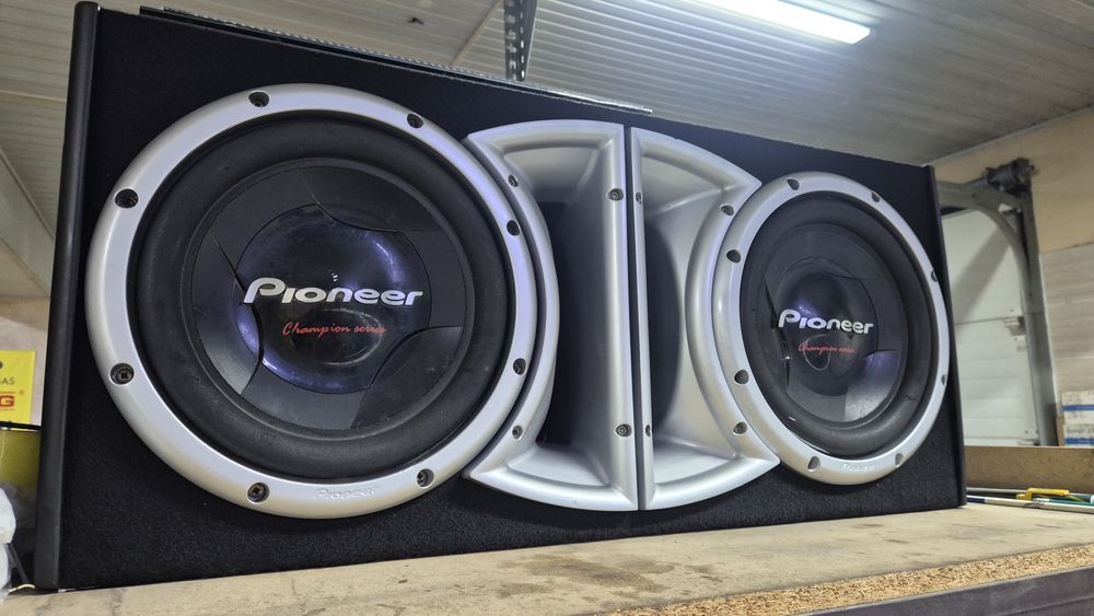 Сабвуфер мощный.