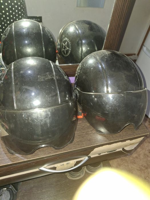 Продам шлемы по 3000 т