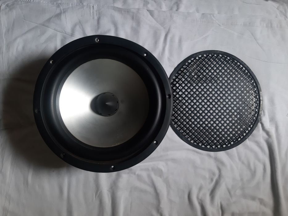 Сабвуфер колонка