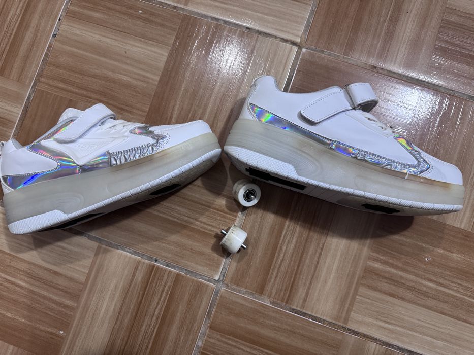 Роликовые кросовки