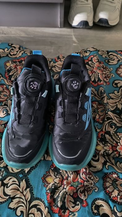 Кроссовки и тапочки