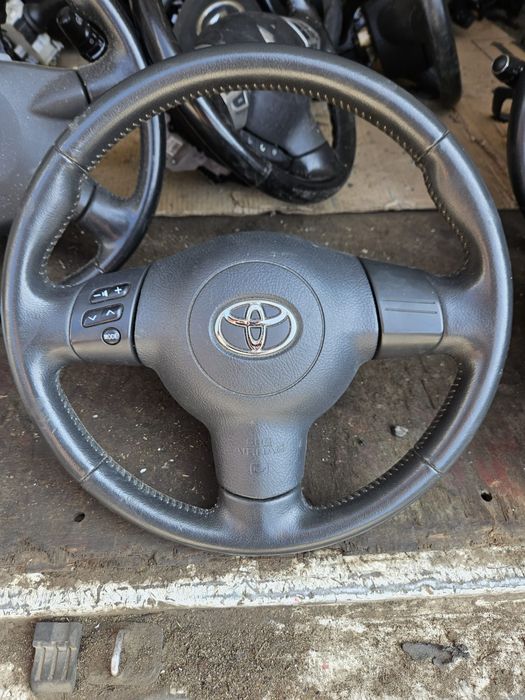 Volan Toyota. Toyota.