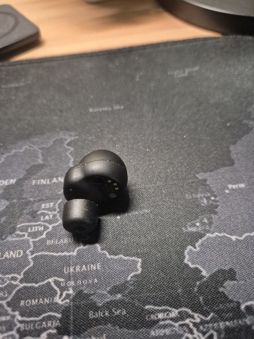 Sony WF-1000XM4 — кейс + левый наушник. Оригинал.