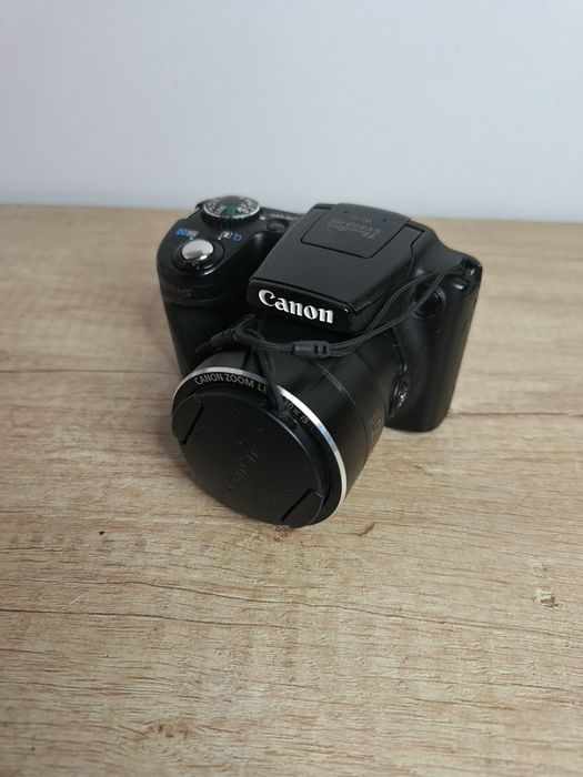 Фотоапарати-Canon полу професионален- и Canon EOS 700D