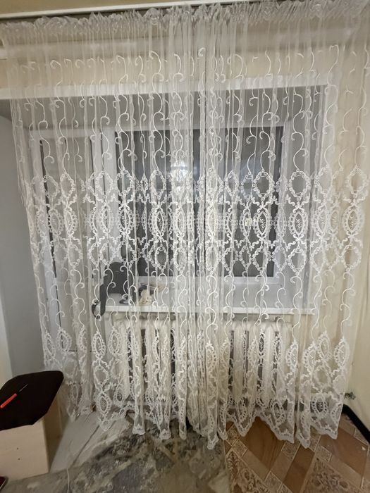 Продам штор за 1000 тг , все нормально нигде не рваный