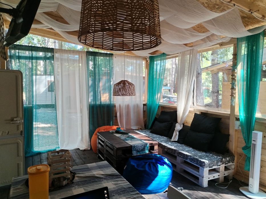 Продава Карава с навес