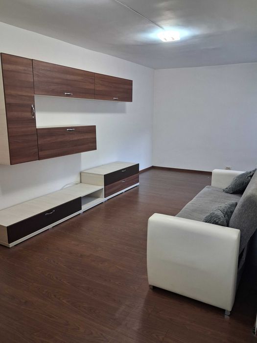 Închiriez ap.2 camere zona Decebal